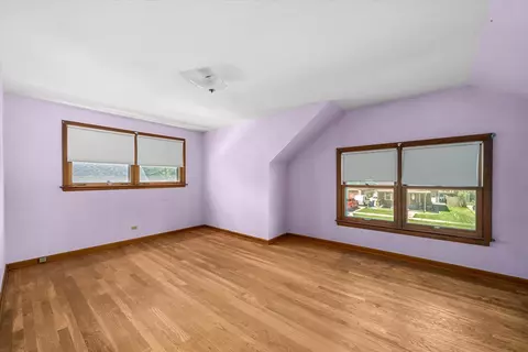 Bedroom - 910 Pearl St, Aurora, IL 60505 photo 4 of 5