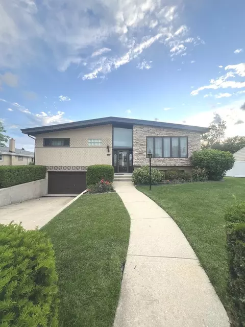 5018 N Olympia Ave, Chicago, IL 60656