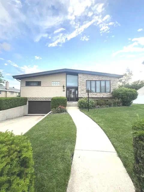 5018 N Olympia Ave, Chicago, IL 60656