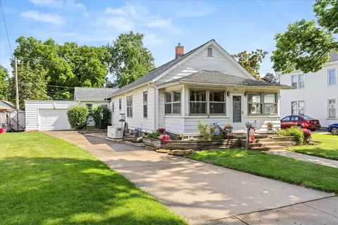 Exterior - 832 E Jefferson St, Morris, IL 60450 photo 1 of 9