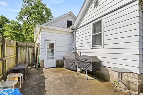 Exterior - 832 E Jefferson St, Morris, IL 60450 photo 6 of 9
