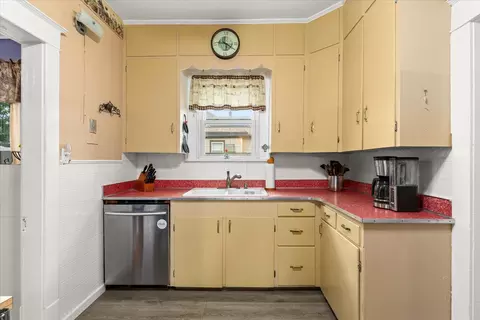 Kitchen - 832 E Jefferson St, Morris, IL 60450 photo 3 of 4