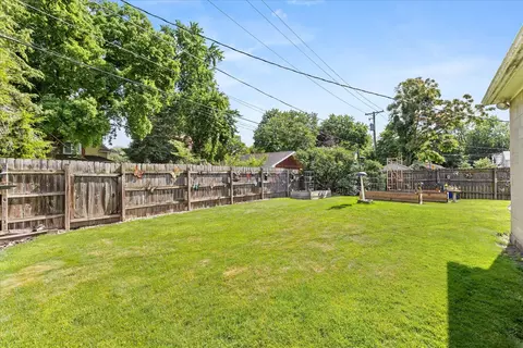 Exterior - 832 E Jefferson St, Morris, IL 60450 photo 5 of 9