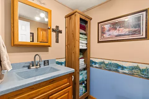 Bath - 832 E Jefferson St, Morris, IL 60450 photo 1 of 2