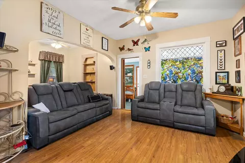 Living - 832 E Jefferson St, Morris, IL 60450 photo 1 of 1