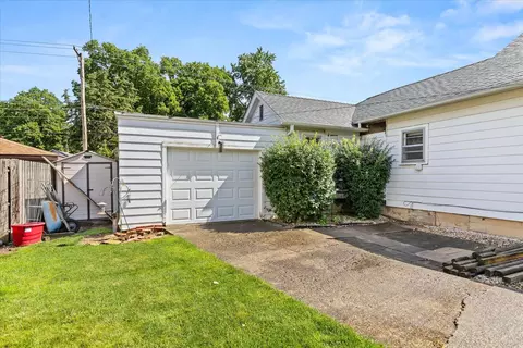 Exterior - 832 E Jefferson St, Morris, IL 60450 photo 9 of 9