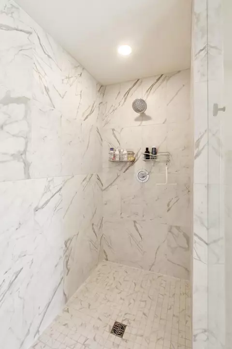Bath - 2539 Geranium Way, Rolling Meadows, IL 60008 photo 3 of 4