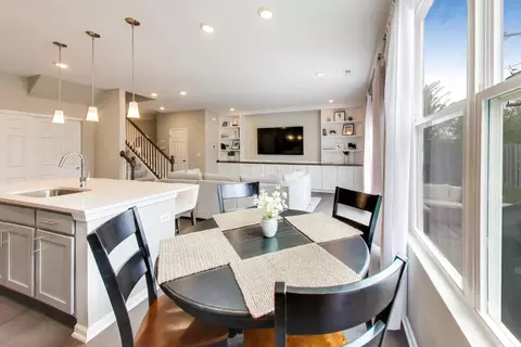 Dining - 2539 Geranium Way, Rolling Meadows, IL 60008 photo 2 of 3
