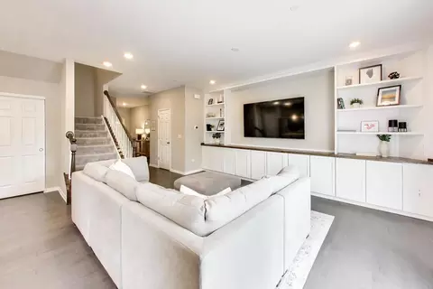 Living - 2539 Geranium Way, Rolling Meadows, IL 60008 photo 2 of 2
