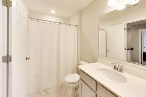 Bath - 2539 Geranium Way, Rolling Meadows, IL 60008 photo 4 of 4