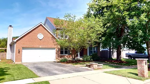 620 Waterfall Ln, Elgin, IL 60124