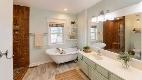 Bath - 620 Waterfall Ln, Elgin, IL 60124 photo 2 of 2