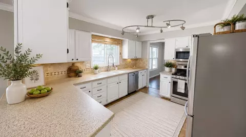 Kitchen - 620 Waterfall Ln, Elgin, IL 60124 photo 2 of 2