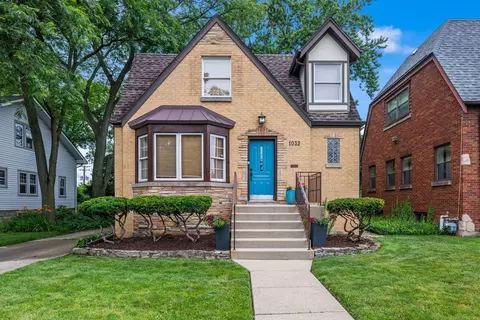 1032 Courtland Ave, Park Ridge, IL 60068