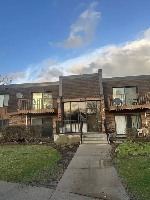 635 Limerick Ln #1A, Schaumburg, IL 60193