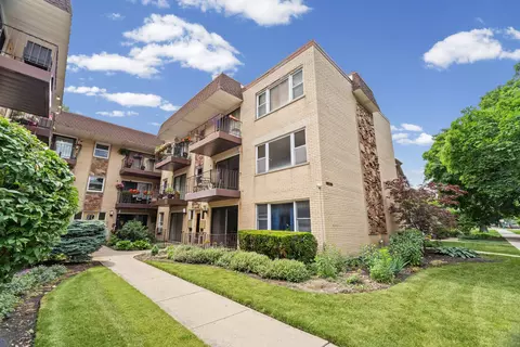 4338 N Keeler Ave #2F, Chicago, IL 60641