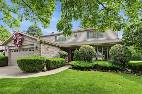 1411 W Allison Ct, Arlington Heights, IL 60005