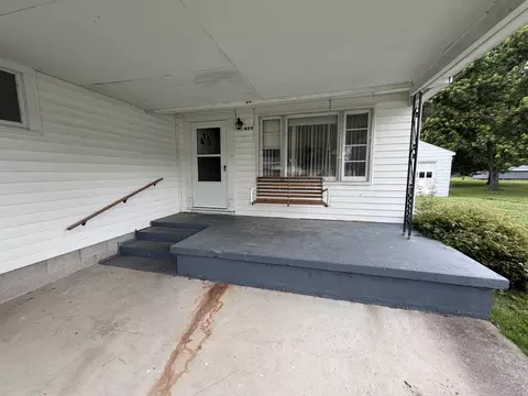 Exterior - 409 Wortby St, Odin, IL 62870 photo 3 of 5
