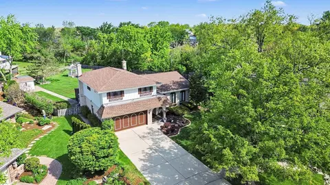 421 E Barclay Ct, Elmhurst, IL 60126