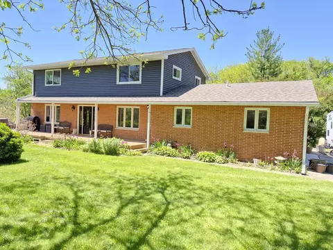 112 Valley View Rd, Galesburg, IL 61401