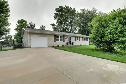 5211 Willer Dr S, Quincy, IL 62305