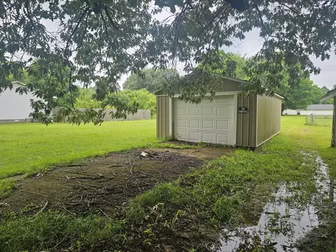 11 Barger Dr, Metropolis, IL 62960