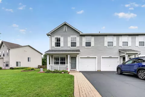 1432 Red Top Ln, Minooka, IL 60447