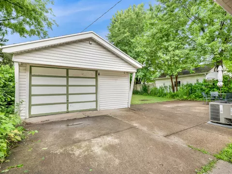 Exterior - 528 Maple Ln, Hillside, IL 60162 photo 3 of 7