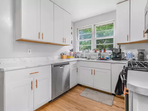 Kitchen - 528 Maple Ln, Hillside, IL 60162 photo 3 of 4