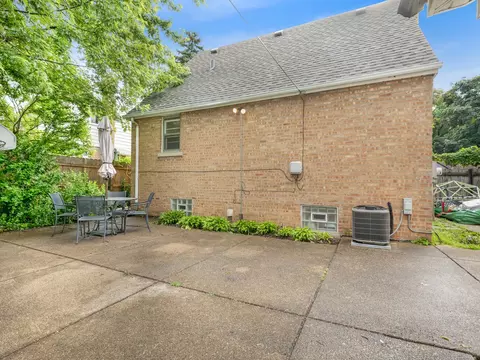 Exterior - 528 Maple Ln, Hillside, IL 60162 photo 7 of 7