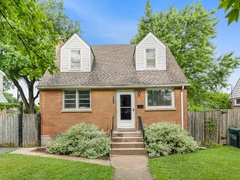 Exterior - 528 Maple Ln, Hillside, IL 60162 photo 2 of 7