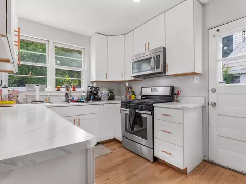 Kitchen - 528 Maple Ln, Hillside, IL 60162 photo 1 of 4