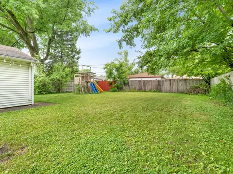 Exterior - 528 Maple Ln, Hillside, IL 60162 photo 4 of 7