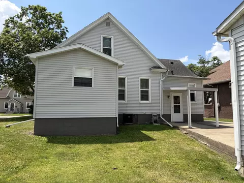 Exterior - 1915 9th St, Peru, IL 61354 photo 3 of 3