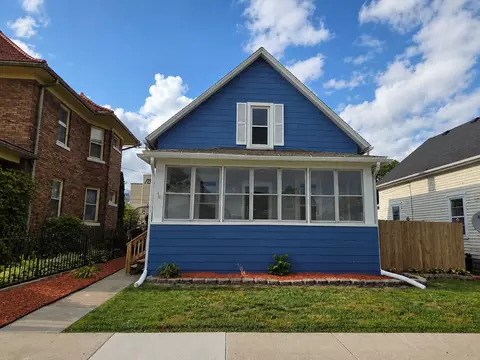 717 17th Ave, Moline, IL 61265