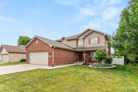610 High Grove Dr, Minooka, IL 60447