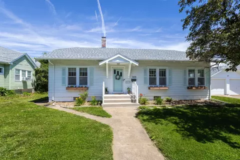 2615 30th St, Rock Island, IL 61201