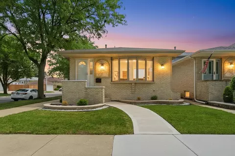 5601 S Sayre Ave, Chicago, IL 60638