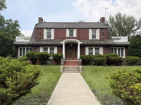 14200 S Burnham Ave, Chicago, IL 60633