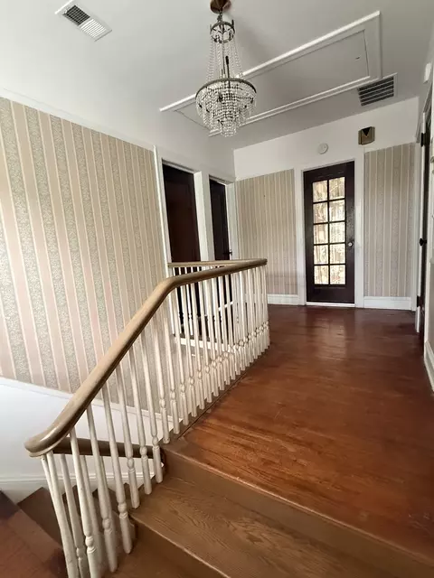 Entry Way - 14200 S Burnham Ave, Burnham, IL 60633 photo 3 of 3