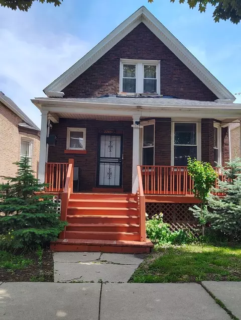 2243 N Kedvale Ave, Chicago, IL 60639