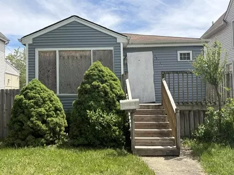 12737 Honore St, Blue Island, IL 60406