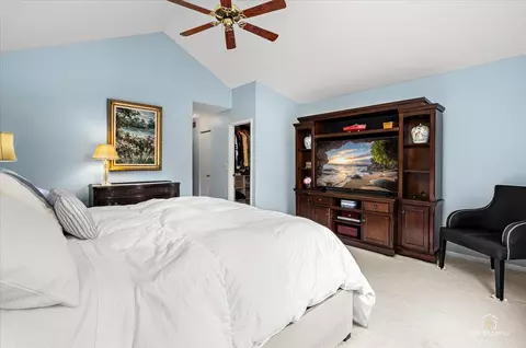 Bedroom - 1143 Coldspring Rd, Elgin, IL 60120 photo 2 of 3