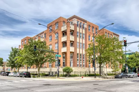3550 W Montrose Ave #308, Chicago, IL 60618