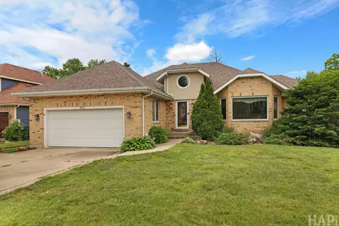 612 Edelweiss Dr, Antioch, IL 60002