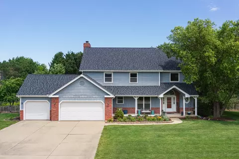 3010 Thornwood Ln, Bloomington, IL 61704