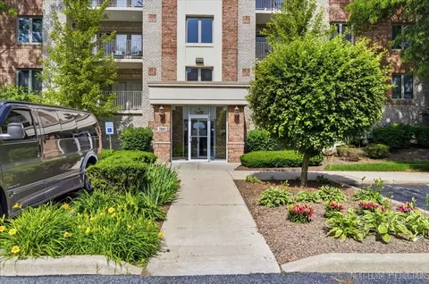 7841 W 157th St #104, Orland Park, IL 60462