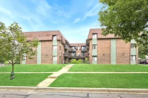 4944 Douglas Rd #204, Downers Grove, IL 60515