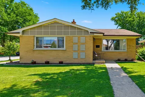 4501 Blanchan Ave, Brookfield, IL 60513