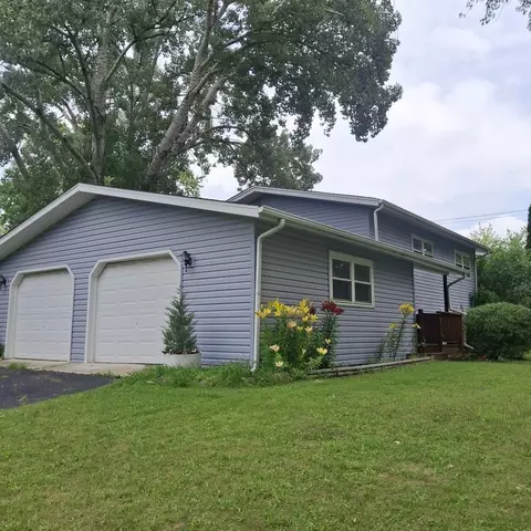 700 Larkdale Row, Wauconda, IL 60084
